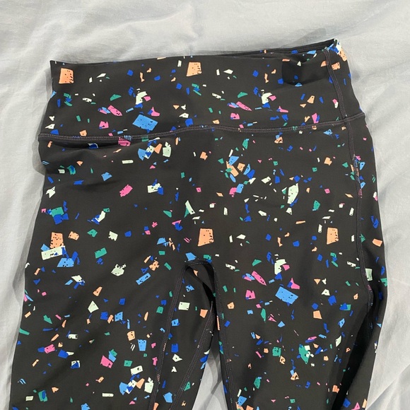 Colorful Patterned Activewear Set - Picture 2 of 7